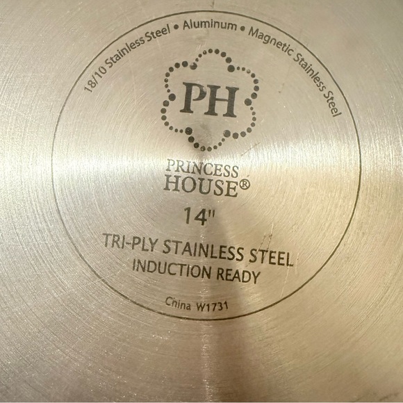 Princess House Heritage 14" Stainless
Steel Wok Stir-Fry Pan with Lid - Picture 3 of 7